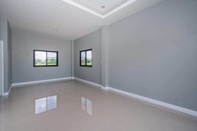 دهانات داخلية باللون الرمادي العصري في الرياض